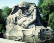 Скульптура «Скорбь матери»
